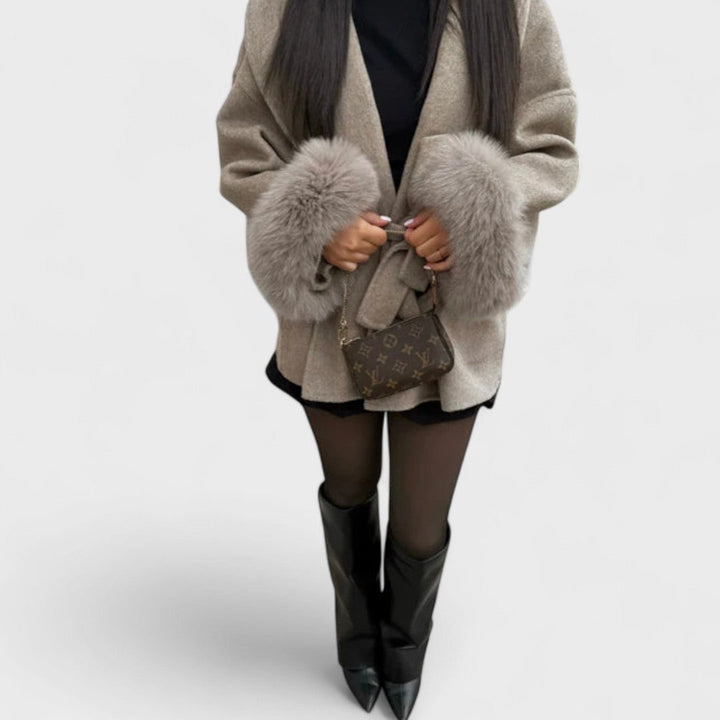 Woolcat – Elegant coat with fur details