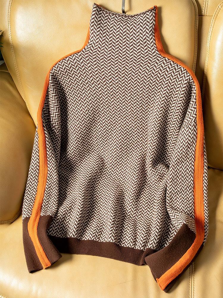 Mariana | Turtleneck with striking contrasting stripes
